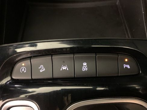 Used 2021 Buick Envision Essence w/ Sport Touring Package image 27