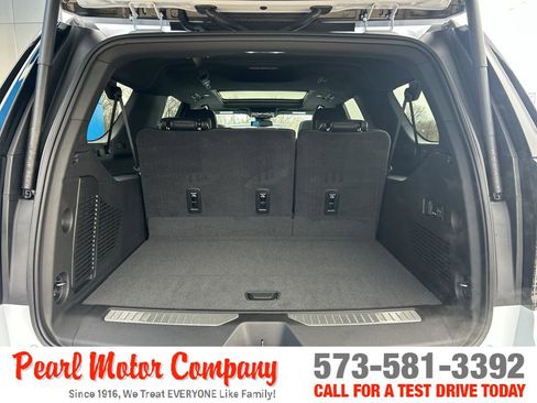 New 2026 Chevrolet Suburban Premier w/ Sun And Tow Package AWD/4WD image 25