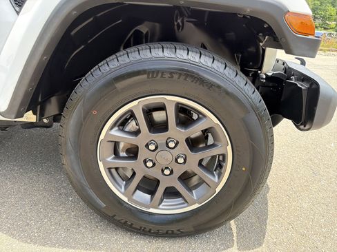 Used 2021 Jeep Wrangler Unlimited Sport AWD/4WD image 12