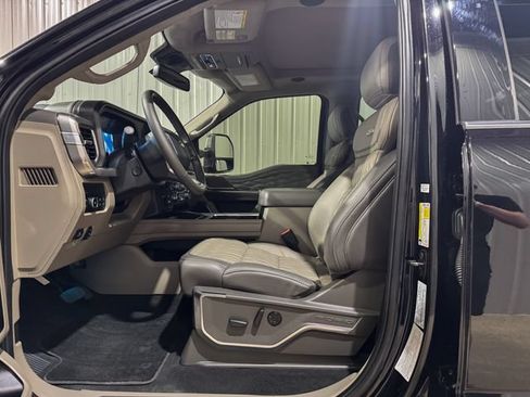 Used 2025 Ford F450 Platinum w/ Platinum Plus Package AWD/4WD image 11