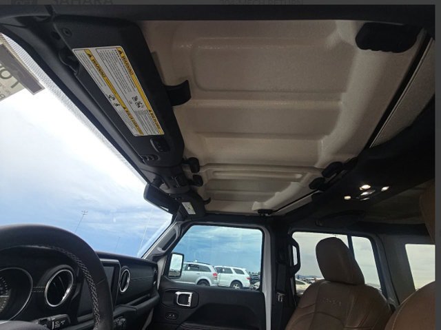 Used 2023 Jeep Wrangler Unlimited Sahara AWD/4WD image 14