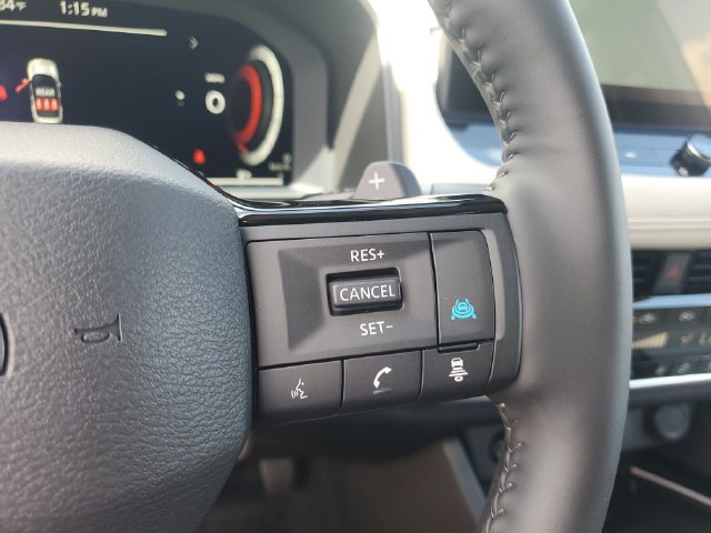 Used 2025 Nissan Rogue SL w/ SL Premium Package FWD image 18
