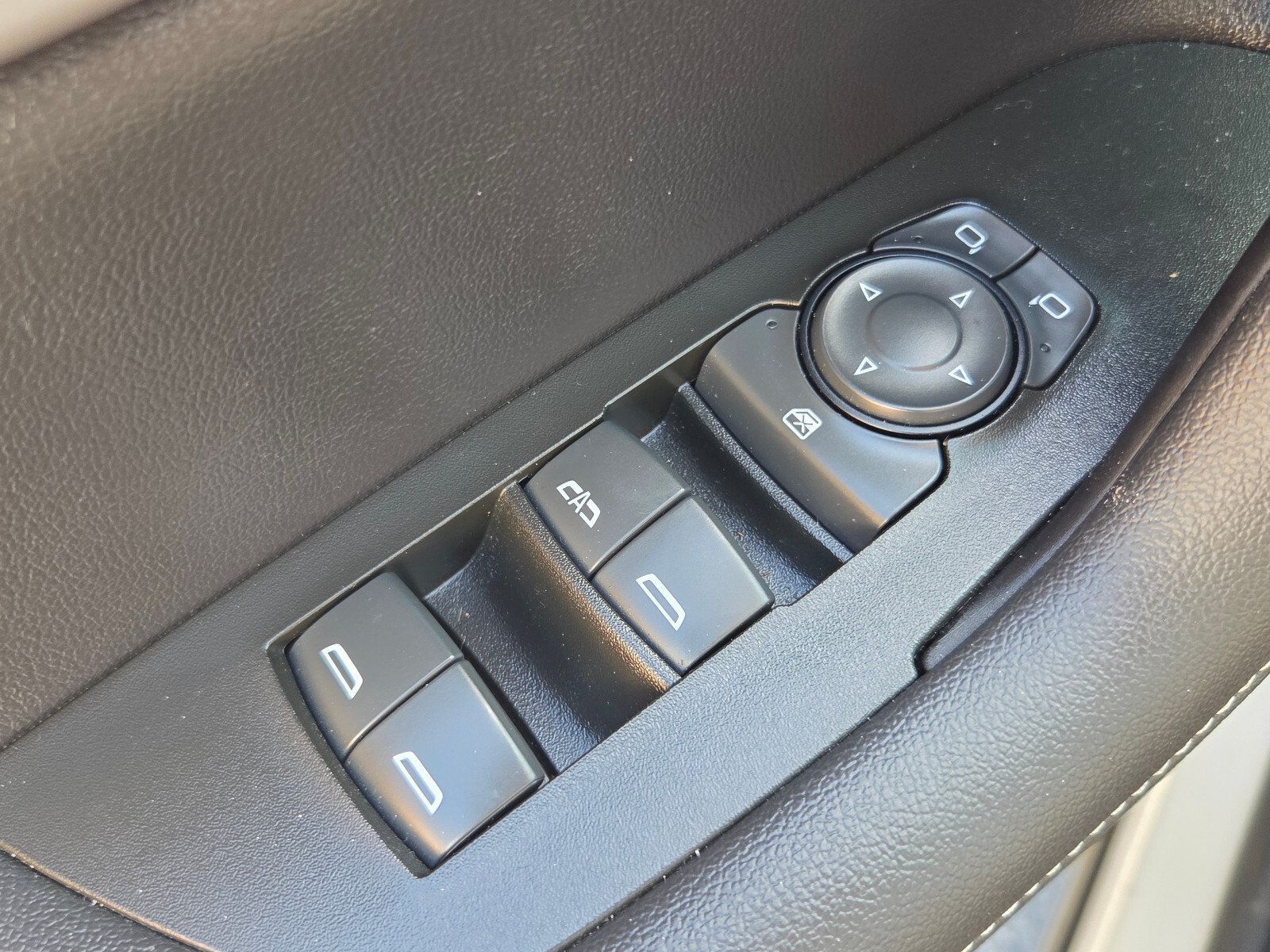 Used 2023 Chevrolet Blazer LT w/ Driver Confidence Package FWD image 28