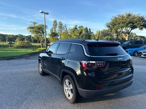 Used 2022 Jeep Compass Latitude w/ Sun and Sound Group FWD image 4