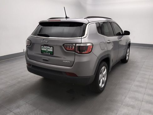 Used 2019 Jeep Compass Latitude FWD image 7