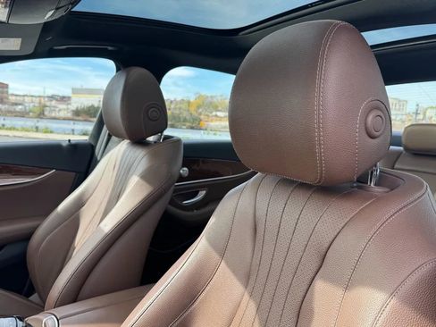 Used 2017 Mercedes-Benz E 300 4MATIC image 10