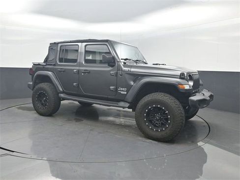 Used 2018 Jeep Wrangler Unlimited Sport S image 33
