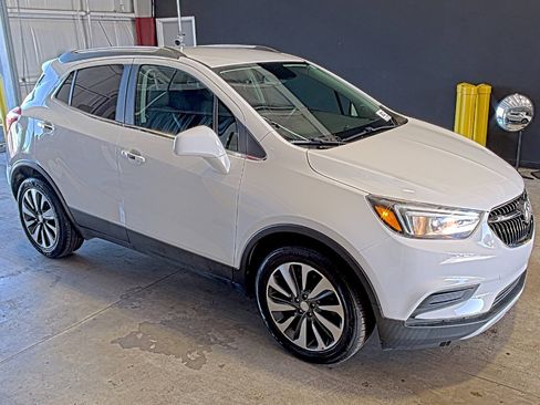 Used 2021 Buick Encore Preferred FWD image 1