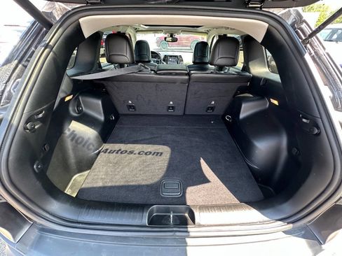 Used 2019 Jeep Cherokee Limited image 21