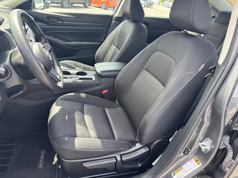 Used 2024 Nissan Altima 2.5 S FWD image 8