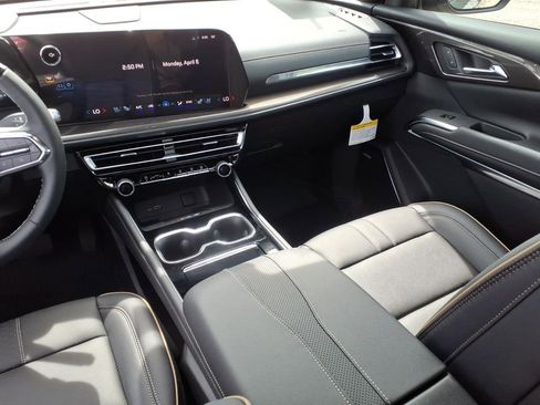 New 2026 Chevrolet Traverse High Country AWD/4WD image 16