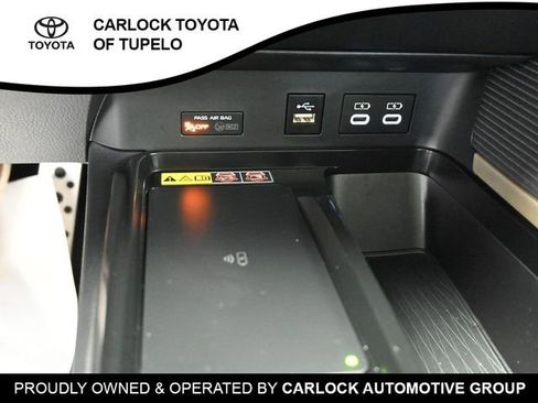 Used 2025 Toyota Camry SE image 13