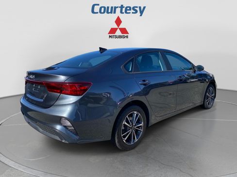 Used 2023 Kia Forte LXS w/ LXS Technology Package FWD image 5