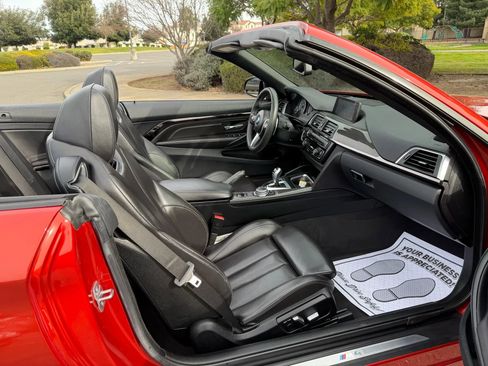 Used 2016 BMW M4 Convertible image 21