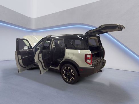 Used 2021 Ford Bronco Sport Outer Banks image 10