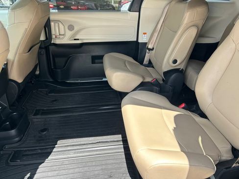 Certified 2023 Toyota Sienna XLE w/ XLE Plus Package FWD image 17