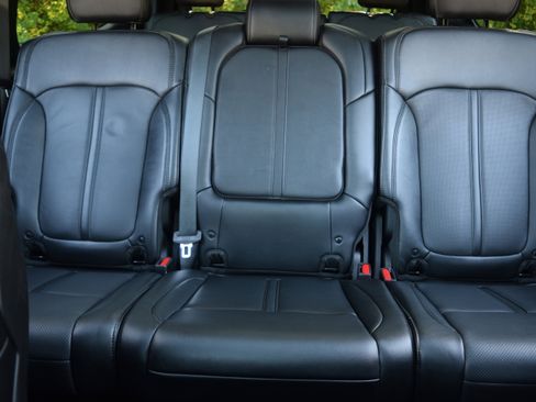 Used 2024 Jeep Wagoneer Series II w/ Premium Group I image 15