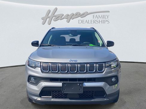 Certified 2022 Jeep Compass Latitude image 11