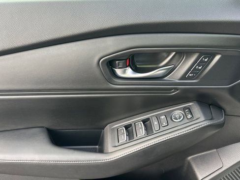 Used 2025 Honda Accord Sport image 10