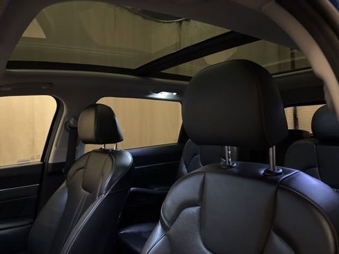 Certified 2023 Kia Sorento SX image 21