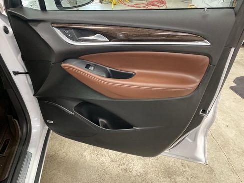 Used 2021 Buick Enclave Avenir w/ Avenir Technology Package image 30