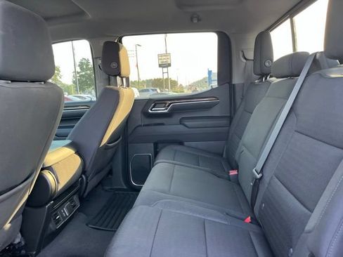 Used 2023 GMC Sierra 1500 SLE w/ Preferred Package AWD/4WD image 13