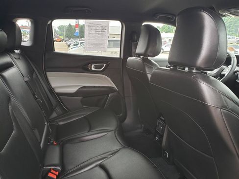 Used 2025 Jeep Compass Limited AWD/4WD image 16