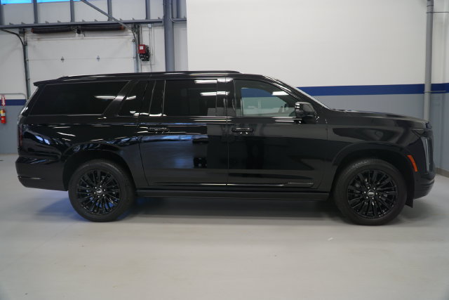 Certified 2025 Cadillac Escalade ESV Premium Luxury w/ Touring Package AWD/4WD image 8