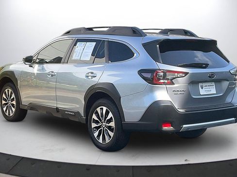 Used 2025 Subaru Outback Limited AWD/4WD image 7