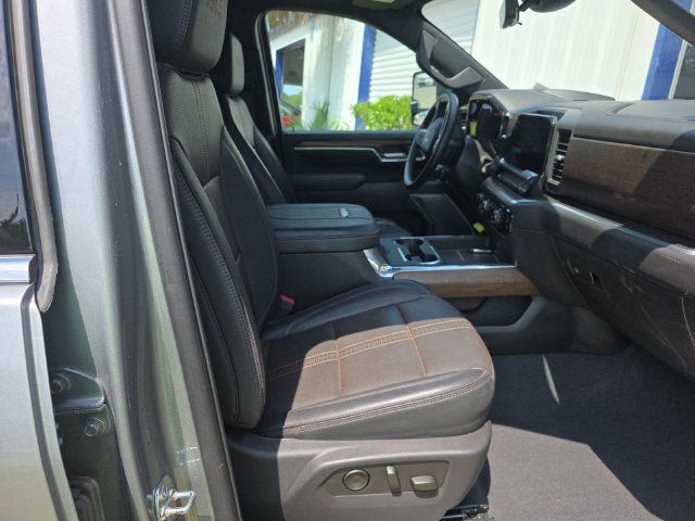 Used 2025 Chevrolet Silverado 2500 High Country w/ High Country Premium Package AWD/4WD image 18