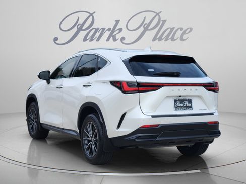 Used 2025 Lexus NX 250 FWD w/ Towing Package (2000 Lbs) image 3