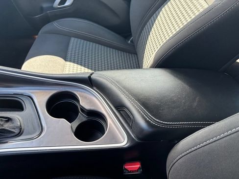 Used 2021 Dodge Challenger SXT RWD image 18