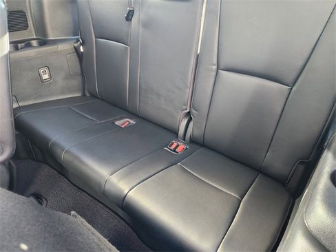 Used 2022 Toyota Highlander XLE image 31