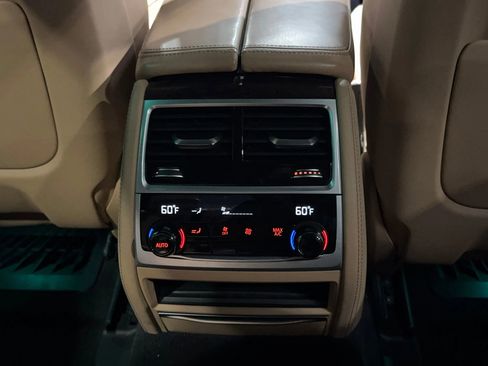 Used 2020 BMW 750i xDrive w/ Autobahn Package image 32