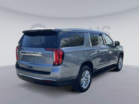 Used 2022 GMC Yukon XL SLT w/ SLT Premium Package image 16