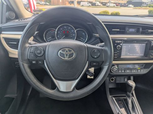 Used 2015 Toyota Corolla LE FWD image 11