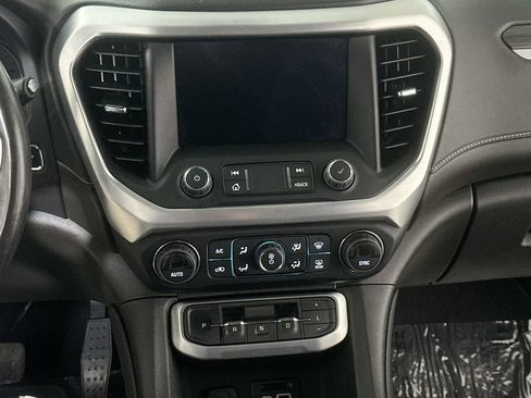 Used 2022 GMC Acadia SLT w/ Technology Package FWD image 19