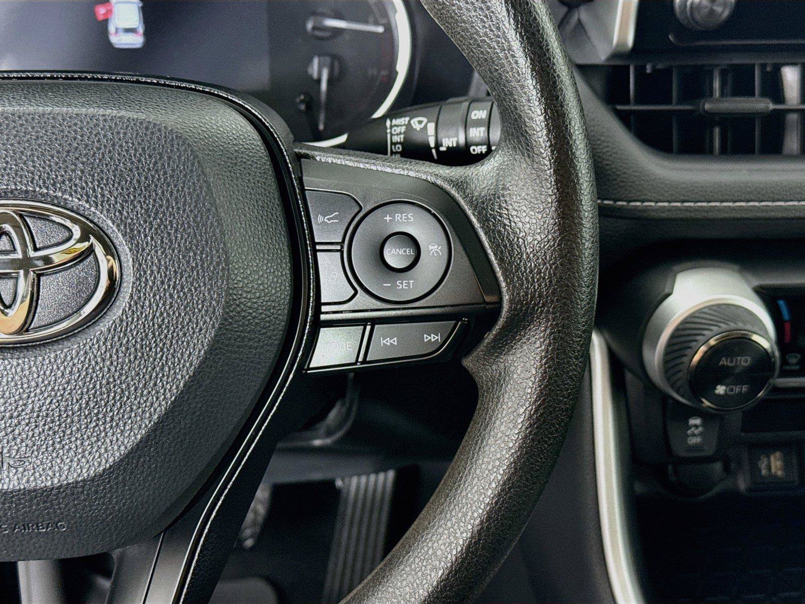 Certified 2025 Toyota RAV4 XLE FWD image 18
