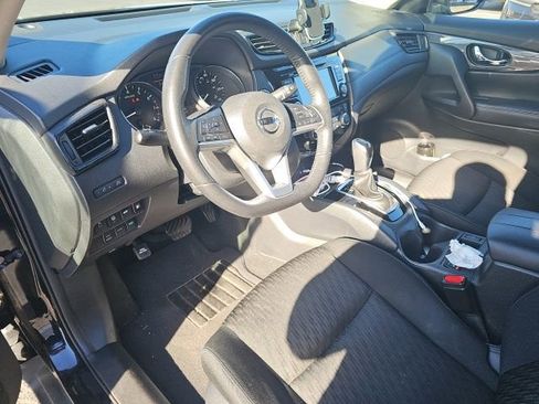 Used 2019 Nissan Rogue SV image 9