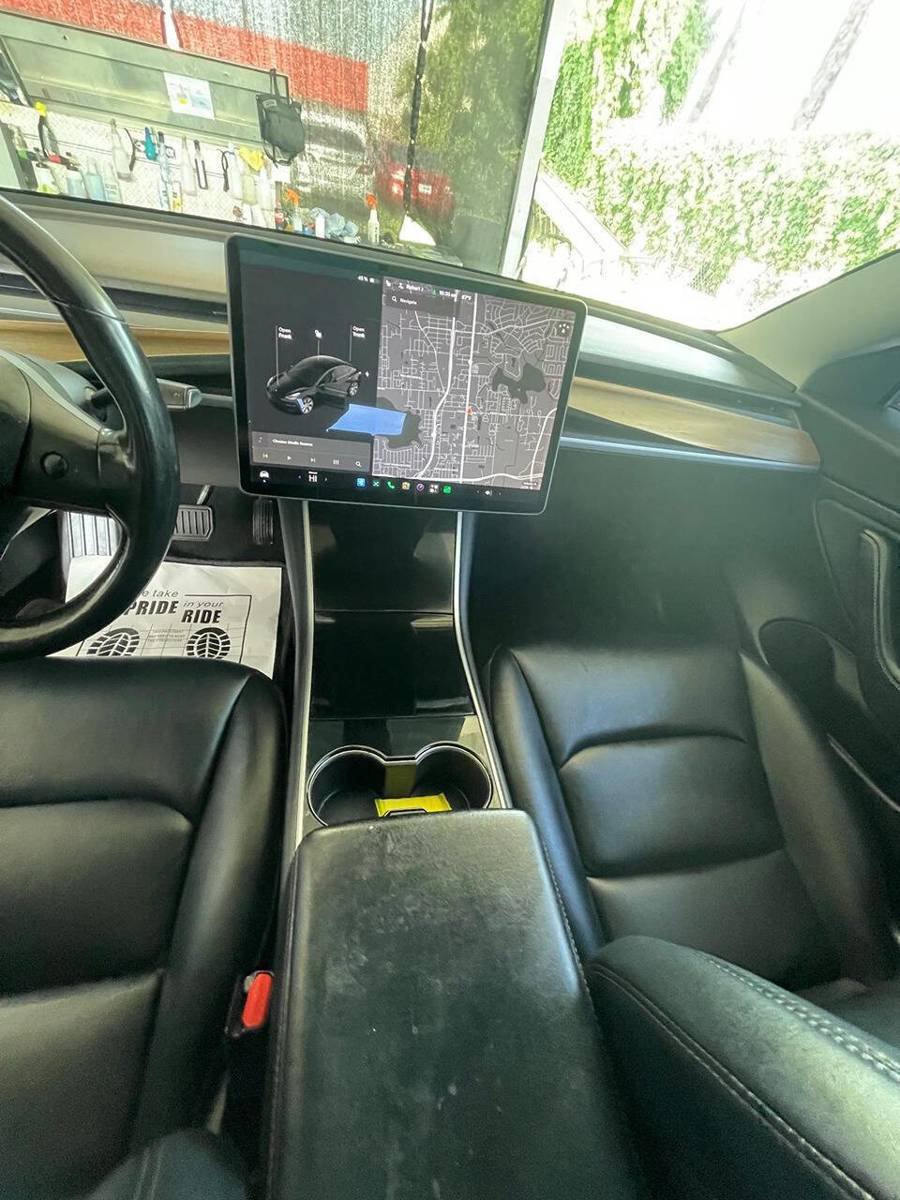 Used 2018 Tesla Model 3 Long Range RWD image 9