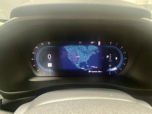 Certified 2025 Volvo XC40 B5 Plus image 16