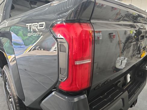 Used 2025 Toyota Tacoma TRD Sport AWD/4WD image 34