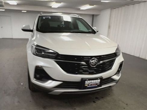 Used 2022 Buick Encore GX Essence w/ Experience Buick Package image 3