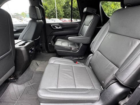 Certified 2022 Chevrolet Tahoe Z71 w/ Luxury Package AWD/4WD image 16