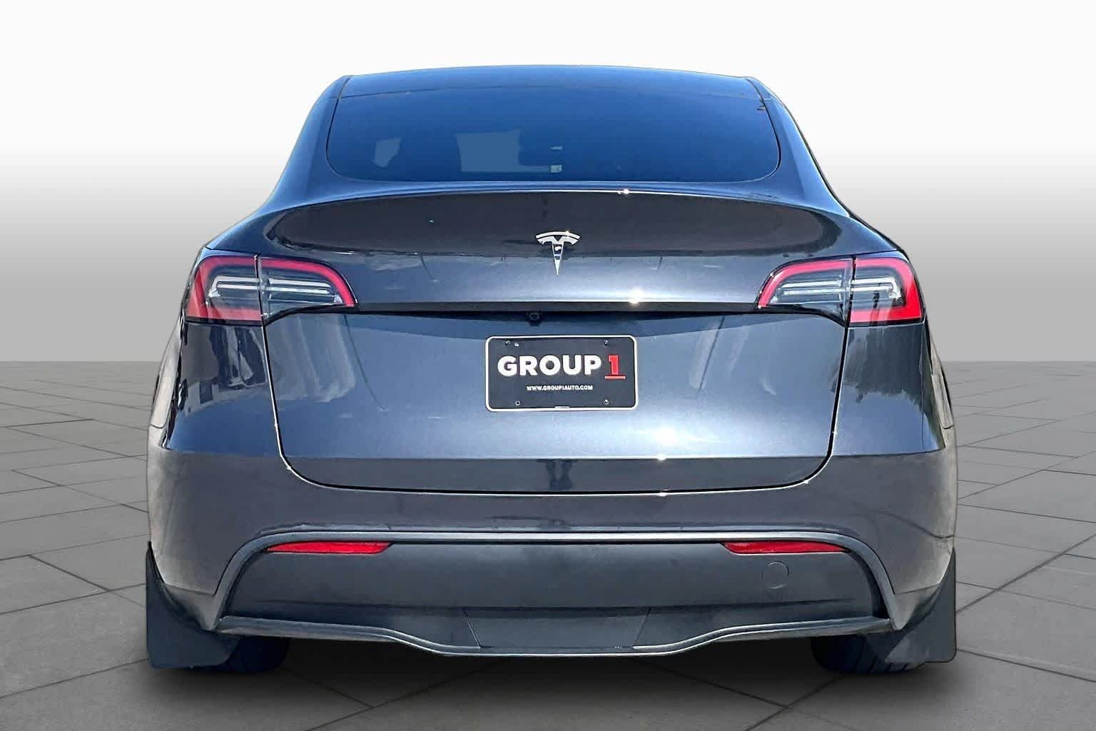 Used 2025 Tesla Model Y Long Range RWD image 4