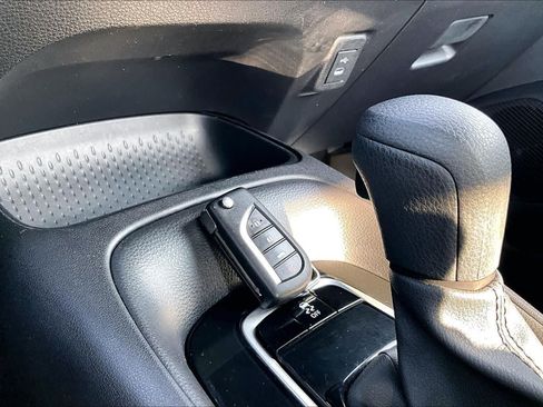 Used 2025 Toyota Corolla LE FWD image 15