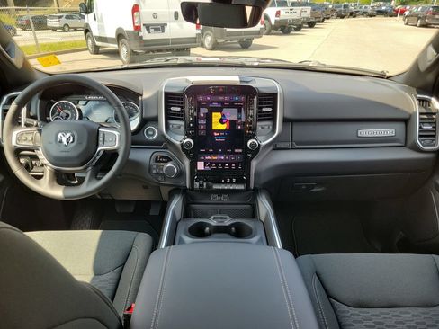 New 2026 RAM 1500 4x4 Crew Cab image 7