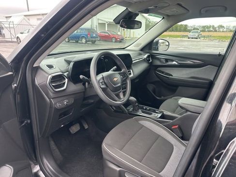 Used 2024 Chevrolet TrailBlazer LT FWD image 9
