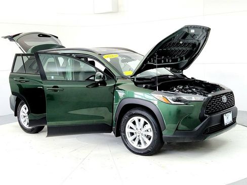 Used 2023 Toyota Corolla Cross LE w/ Moonroof Package AWD/4WD image 12