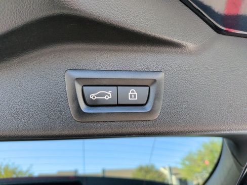 Used 2022 BMW X5 M50i w/ Executive Package image 43